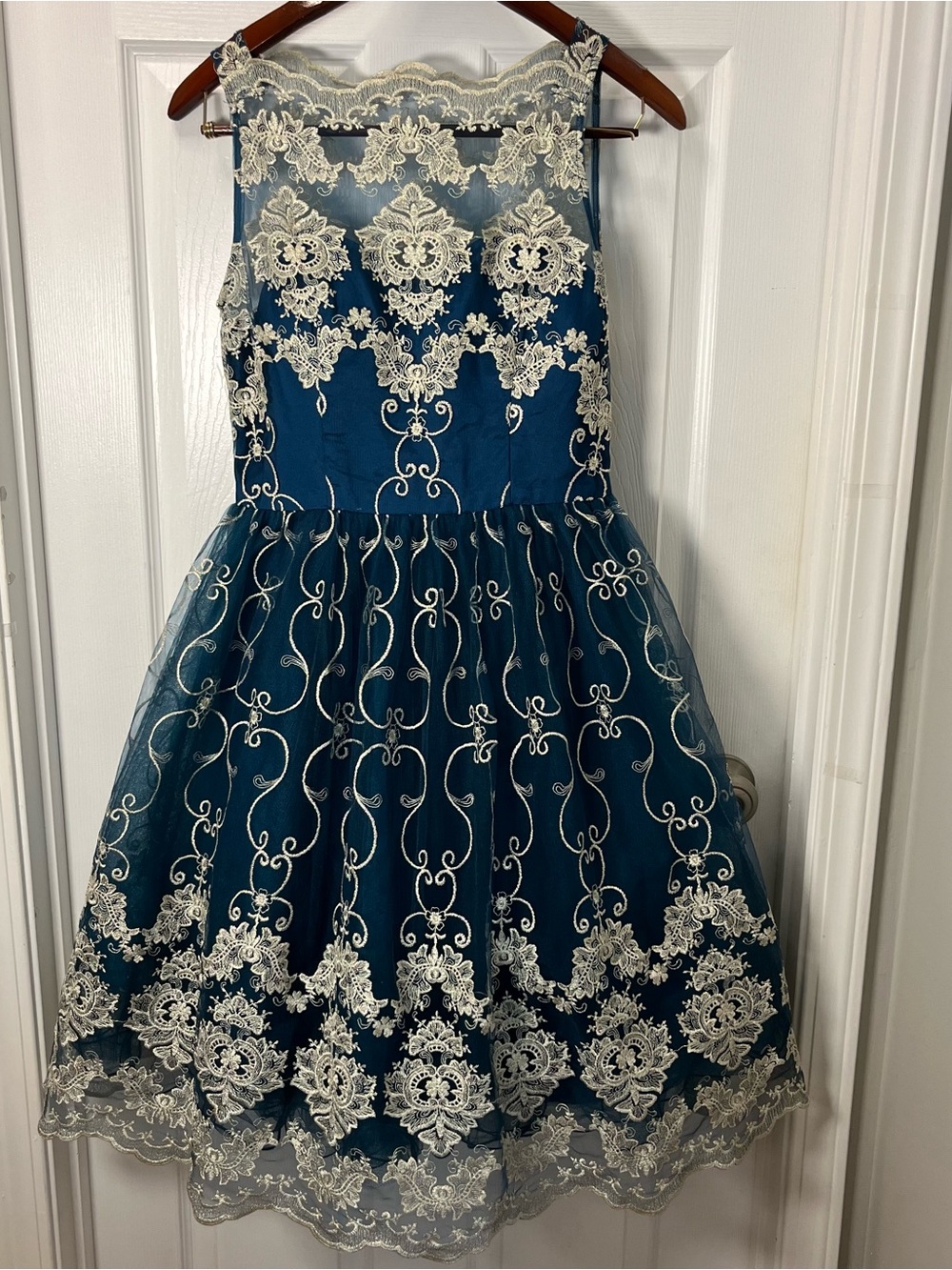 Chi Chi London Sleeveless Reign or Shine Teal Metallic Lace Dress Size 10 Lined - Picture 14 of 14